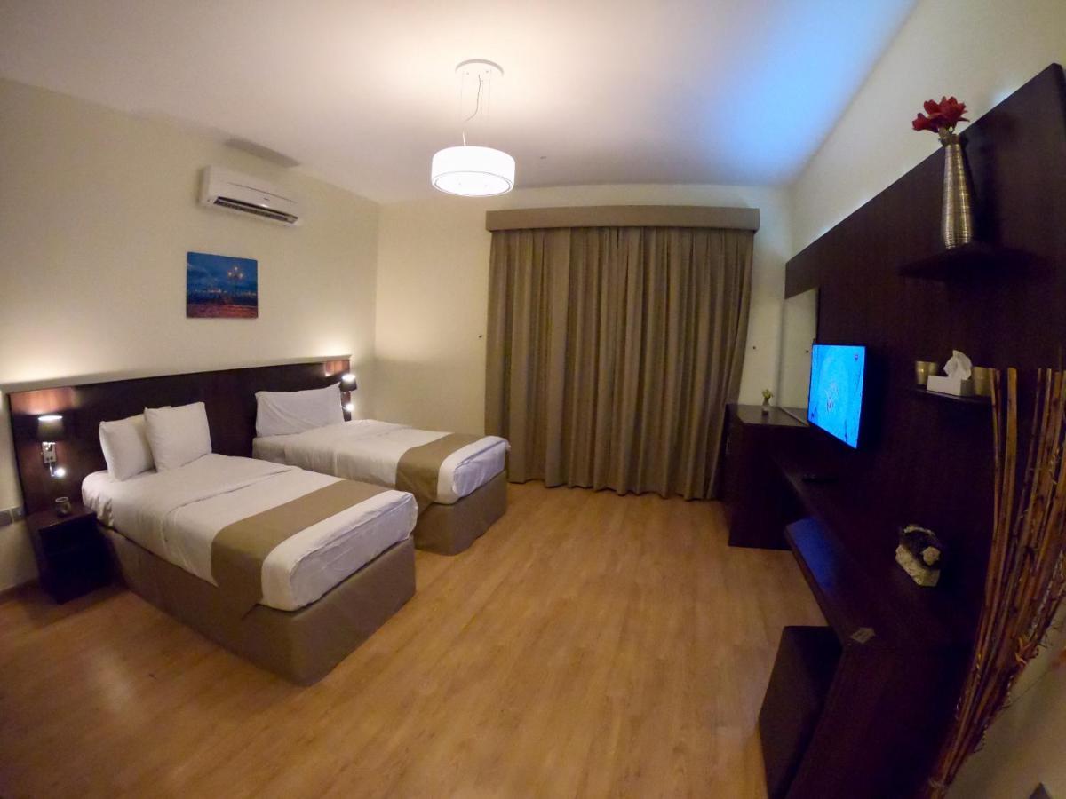Weekend Hotel & Apartments Muscat Exterior photo