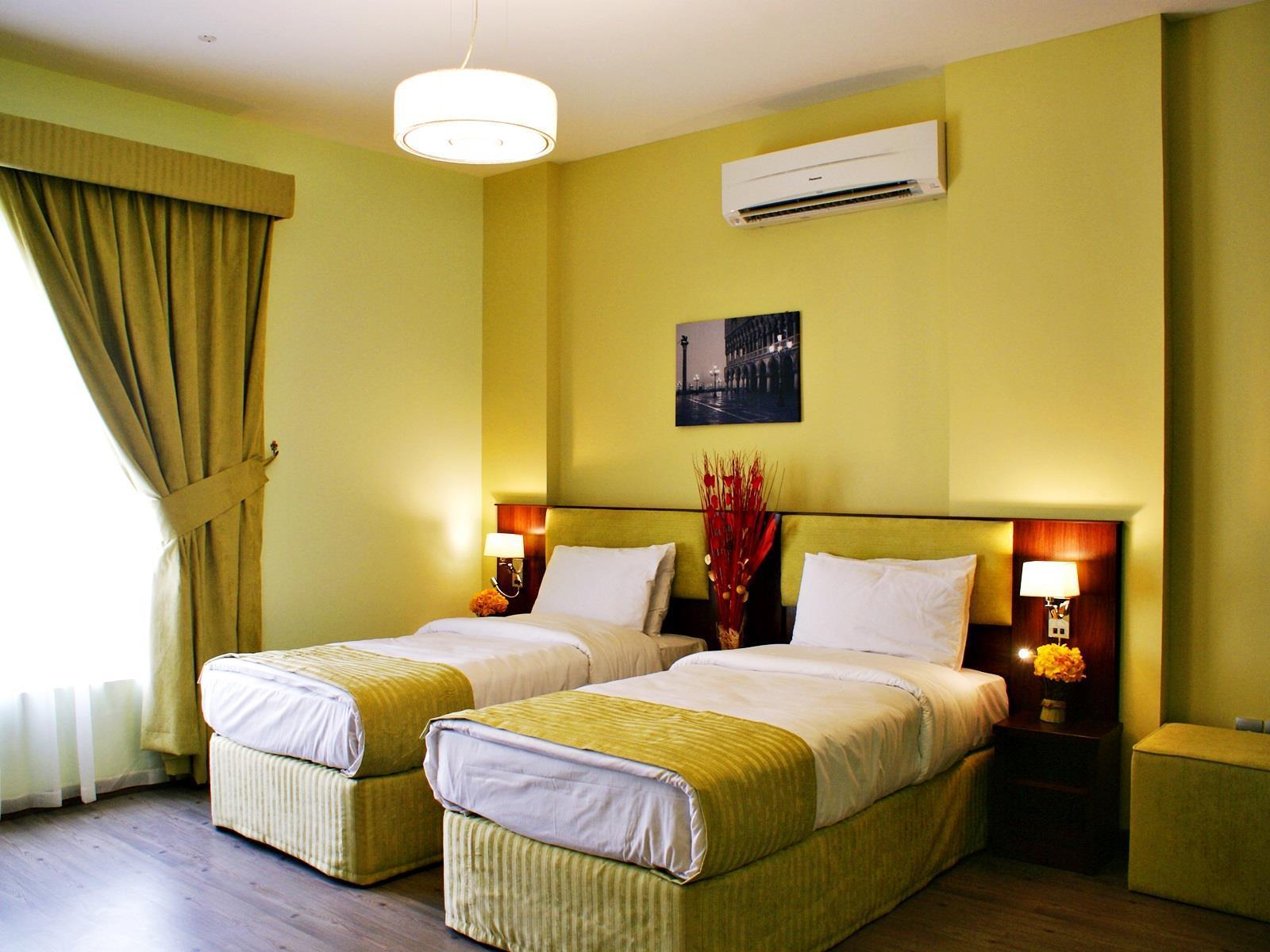 Weekend Hotel & Apartments Muscat Exterior photo