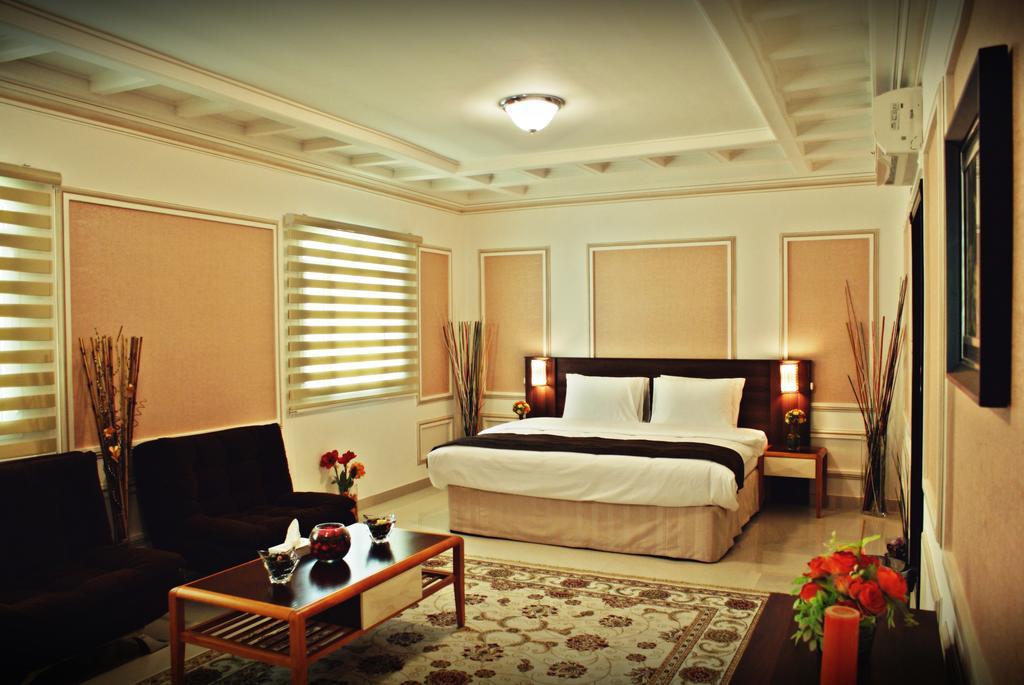 Weekend Hotel & Apartments Muscat Exterior photo