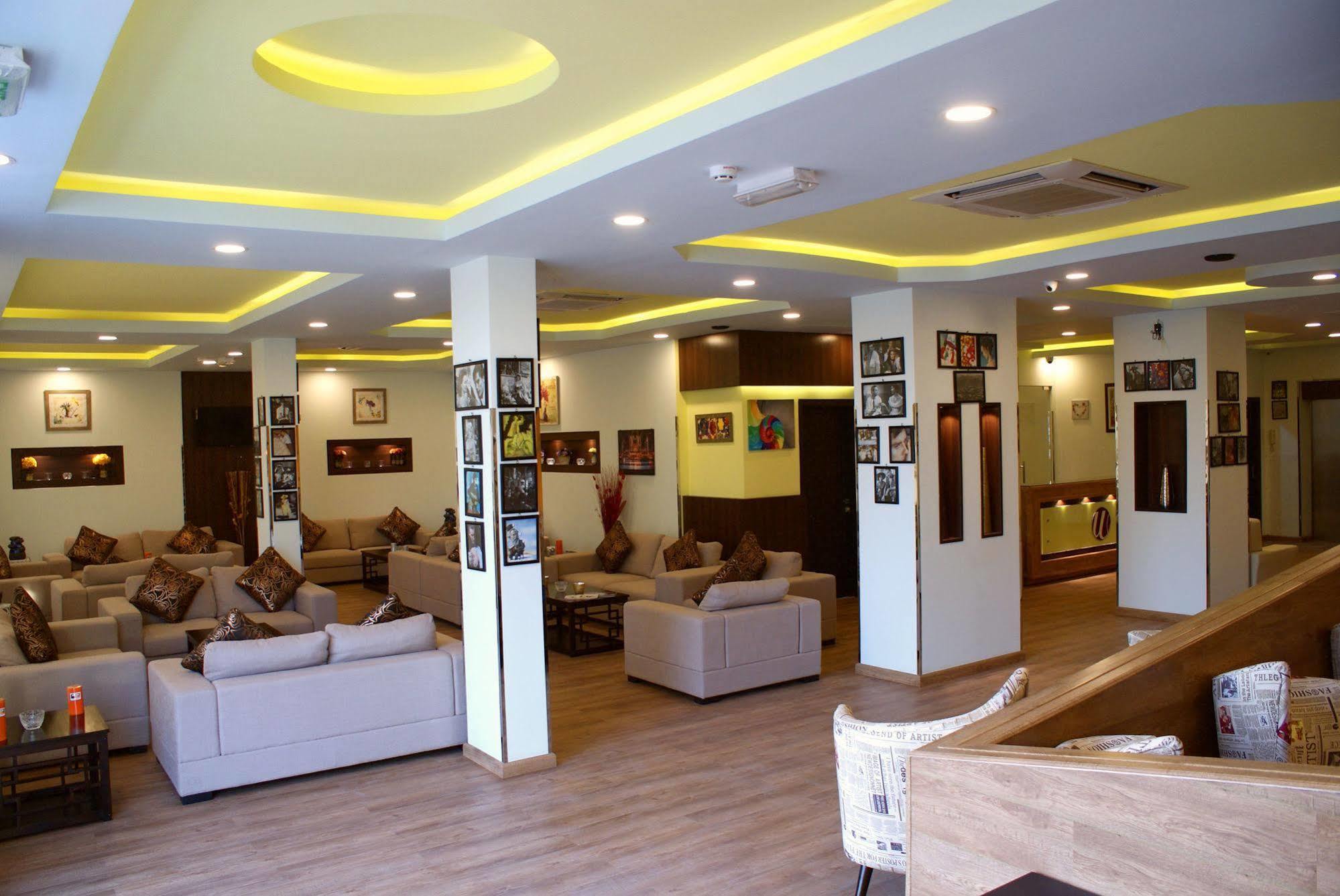 Weekend Hotel & Apartments Muscat Exterior photo