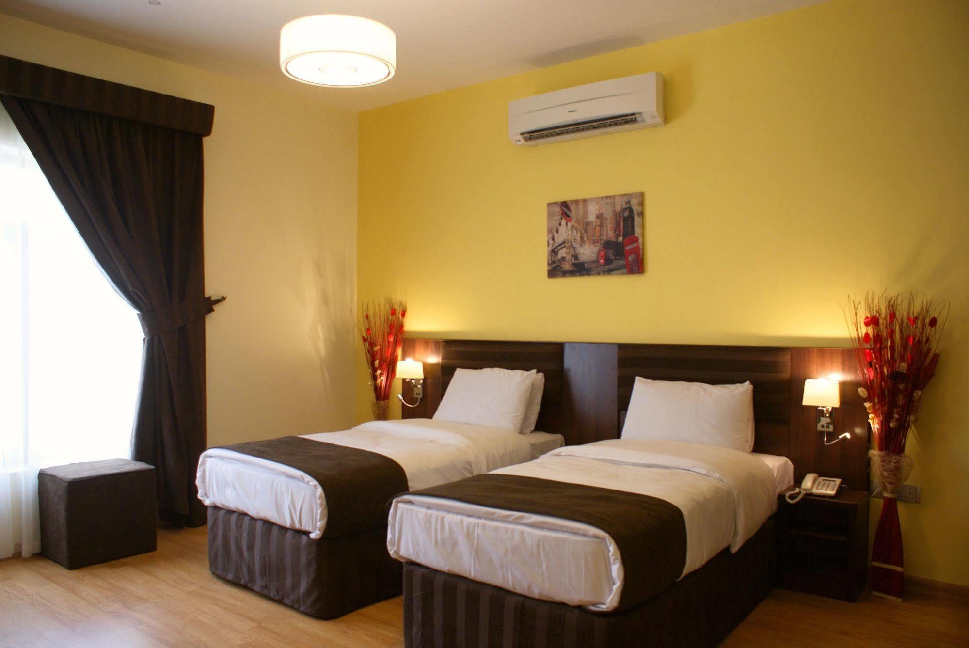 Weekend Hotel & Apartments Muscat Exterior photo
